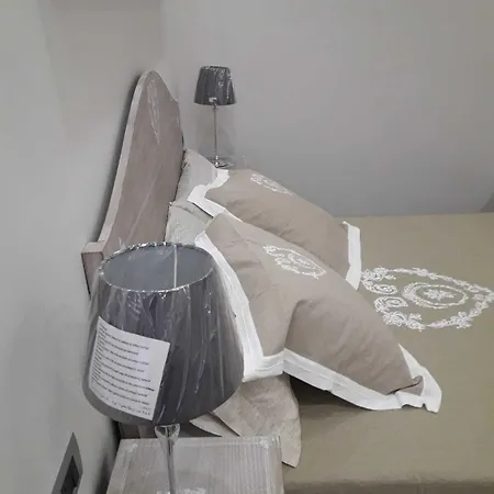 ベッド・アンド・ブレックファスト Veronica's レージナ